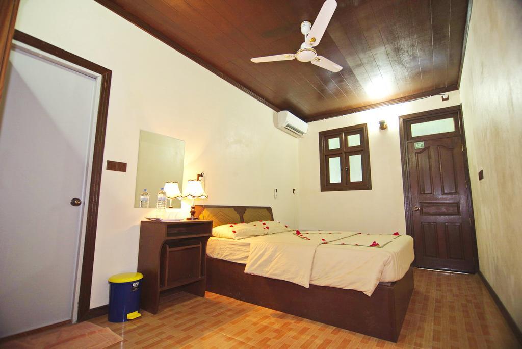 Kuri Beach View Inn Omadhoo Екстер'єр фото