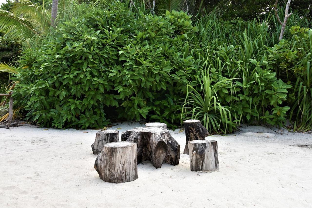 Kuri Beach View Inn Omadhoo Екстер'єр фото